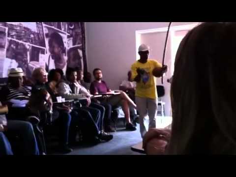 Berimbau e Mestre Caranguejo