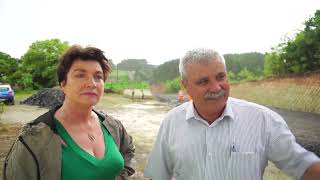 Obra de pavimentação na estrada da localidade rural do Rio do Couro. Confira a reportagem