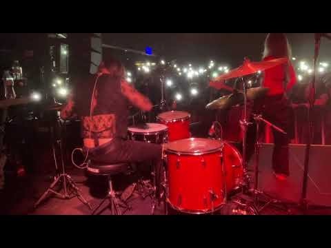 One of my favorite drum grooves from that tour!