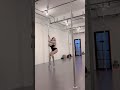 Pamela Safitri Latihan Pole Dance Hot18