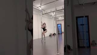 Download lagu Pamela Safitri Latihan Pole Dance Hot18   mp3