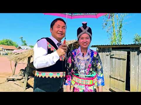 Kwv Txhiaj nkauj nraug kev deb by Pov Muas thiab Paj dawb Yaj