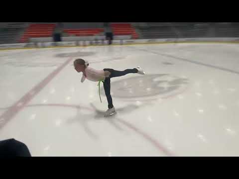 Valentina Kutepova pre silver skating skills test