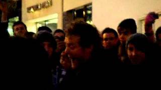 Glen Hansard busking on Grafton Street on Christmas Eve 2010