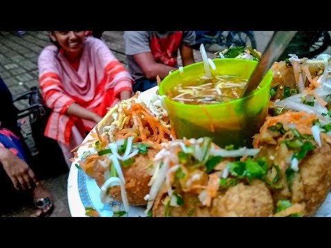 Eating Fuchka (Panipuri / Golgappa) - Bengali Spicy Food - Bengali Street Food