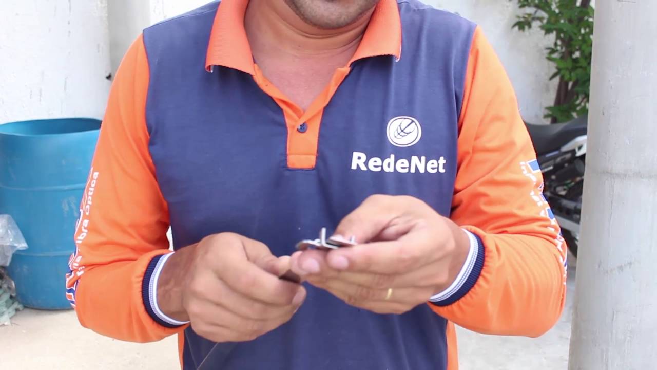 Watch Now Como colocar fita de aço no poste da maneira correta Como colocar fita de aço no poste da maneira correta