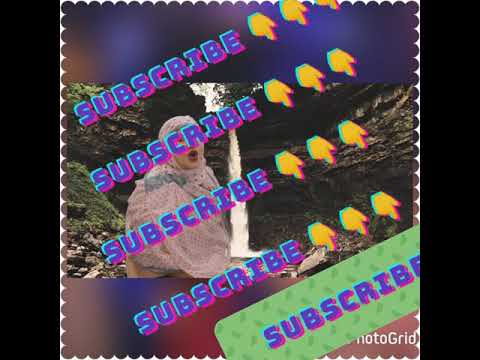 4 dara duduk d tepi sungai