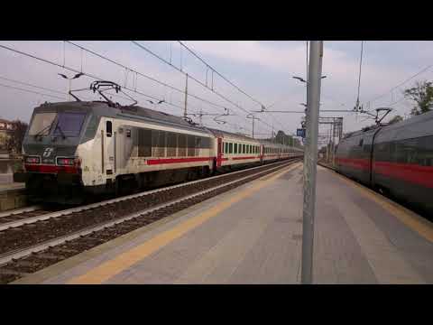 Treno Intercity 1577 Milano C.le -  Napoli C.le in transito alla stazione di Tavazzano (LO)