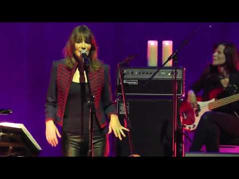 Carla Bruni - Please Don't Kiss Me HD Live From Istanbul 2017