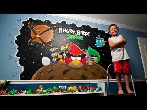 ANGRY BIRDS SPACE Wall Mural Painting - 2 day Time-lapse Video