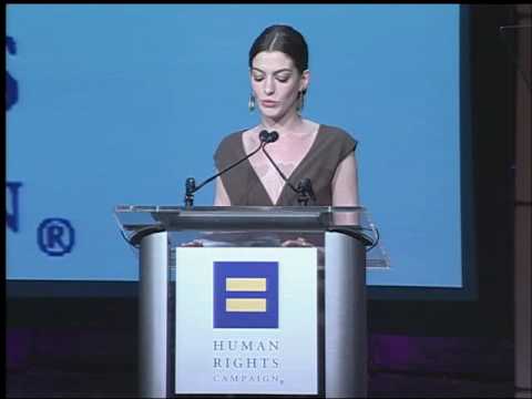 Anne Hathaway at 2008 HRC Los Angeles Dinner
