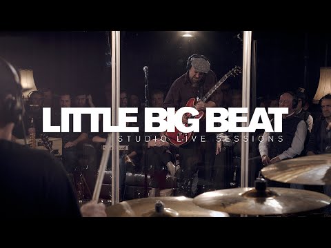 HENRIK FREISCHLADER - Standing At The Station