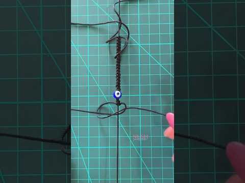 Make our (adjustable) Evil Eye bracelet with us 🧿 #handmadejewelry #beadsjewellery #beadedbracelete