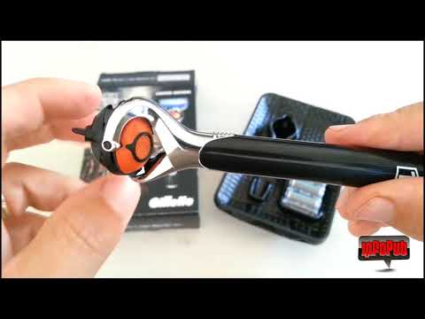 Gillette Fusion ProShield Men's Razor Gift Set Justice League Limited Edition with 4 Blade Refills