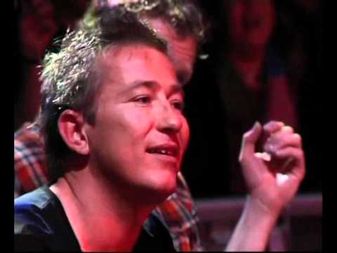 Guus Meeuwis - Tranen gelachen (verrassingsconcert Rowwen Heze)