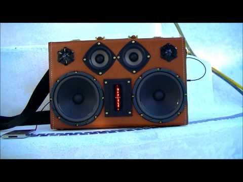 (SOLD) VINTAGE BRIEFCASE BOOMBOX BY Hi-Fi Luggage DEMO OF 