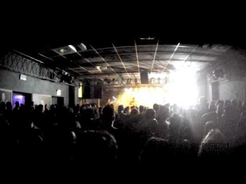 Earl Sixteen backed by The Roots Defender - Jah General