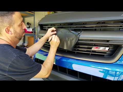 3M 1080 Carbon Fiber Vinyl Wrap On 2018 Chevy Colorado Bowtie