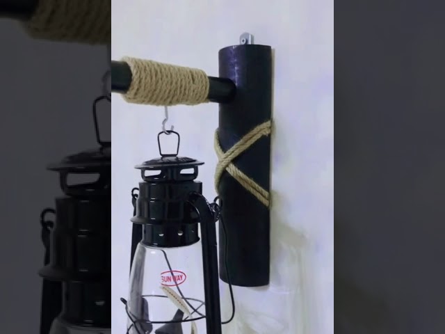فانوس اسود مع قاعدة خشب طبيعي جداري اسود