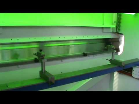 PLEGADORA CNC SYNCRO MODELO PHC 135 T - 3000.