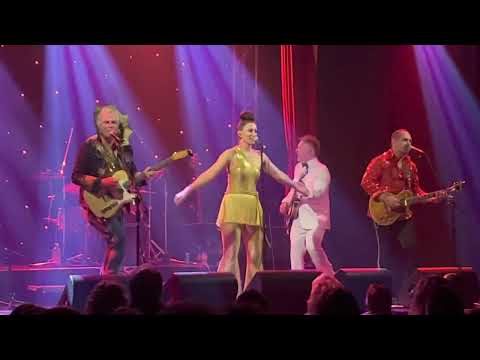 Million Dollar Riff - Bob Starkie Skyhooks show featuring Laura Davidson