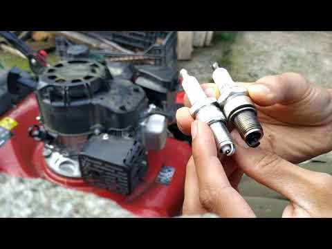 Jak wymienić świecę w kosiarce spalinowej MEEC TOOLS z Jula. Świeca TORCH F5RTC zamiennik NGK BPR5ES