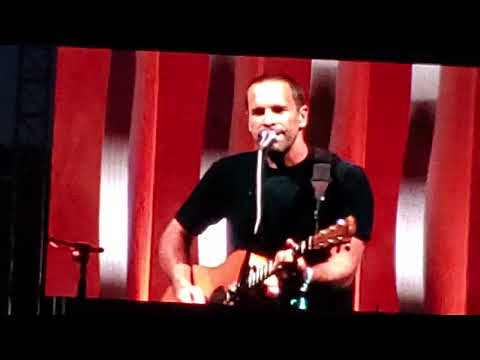 Levitate 2022, Jack Johnson feat. G.Love & Donovan, "Sleep Together? "