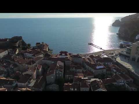 Kamena kuća sa 5 spratova u glavnoj ulici, Budva, Stari grad