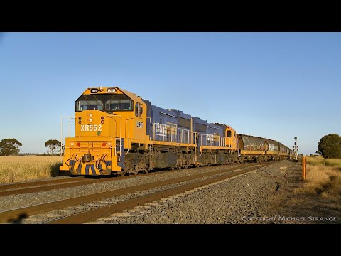 Broad Gauge Grain Train With XR552, XR554 & VHAF hoppers  - PoathTV Australian Railways