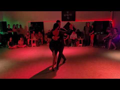 Sebastian Jimenez y Magdalena Valdez