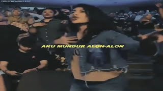 Download lagu Story WA Lirik Lagu Aku Mundur Alon Alon mp3