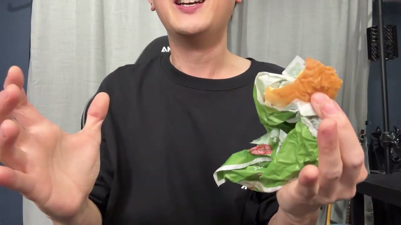 【鶏竜田バーガー食べながら】コンビニで店員さんが怒鳴っているのを見て思ったこと