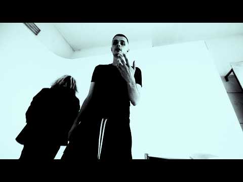 Młody West - Co jest?! (feat. Drabusheyka) (prod. cavz, highroller, southboy)