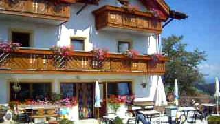 preview picture of video 'Gasthof Hohenbichl Südtirol South Tyrol - Pension Bed & Breakfast Hostel Family Hotel'
