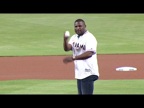 COL@MIA: Castillo's first pitch on his bobblehead day