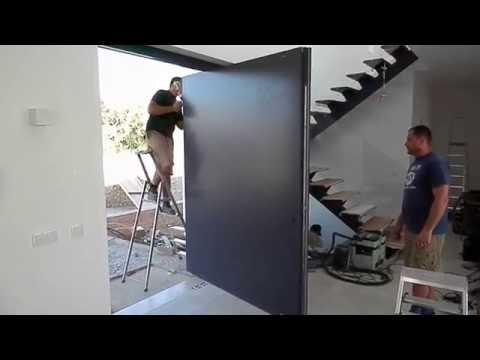 WOODMAN: Entry pivot door by 2000 X 2500 X 92 mm./Входная поворотная дверь