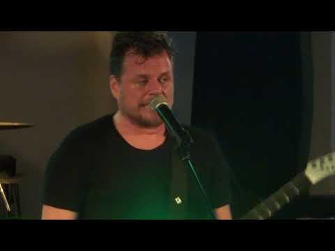 Honza Křížek s kapelou live - Drápky křídla (Walk Choc Ice) - Č. Budějovice 15.11.2019 klub K2