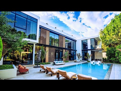 Inside One Of The Best ARCHITECTURAL Homes In Dubai With A TROPICAL BACKYARD