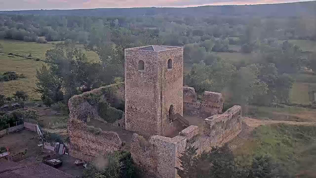 Live webcam view of Torreón del Castillo de Villapadierna