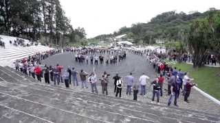 preview picture of video 'Maior Sabrage coletivo do mundo - Fenachamp 2013'