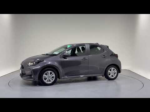 Toyota Yaris 1.5 HYBRID LUNA 4DR AUTO - Image 2