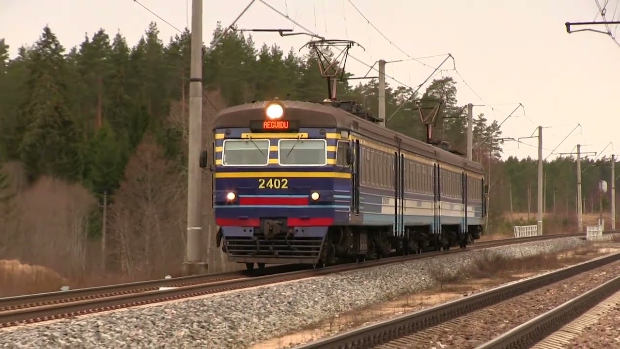 Электропоезд ЭР2-1293/1294 близ о.п. Мустйыэ / ER2-1293/1294 EMU near Mustjõe stop