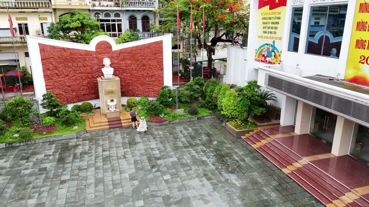 Video Tượng đài