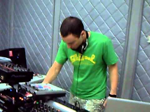 Mix Fm   Dj Gregor Salto Live @ Mix Fm 96 5   Luanda, Angola    04 12 2010   Parte 1