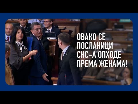 INCIDENT | Poslanik SNS-a Veroljub Arsić ne dozvoljava prolaz Ivani Parlić