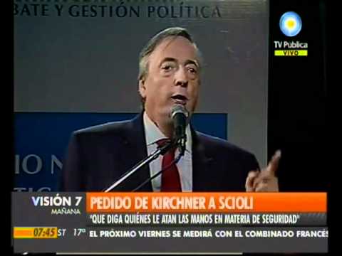 Néstor Kirchner le pide a Daniel Scioli que le diga quien le ata las manos