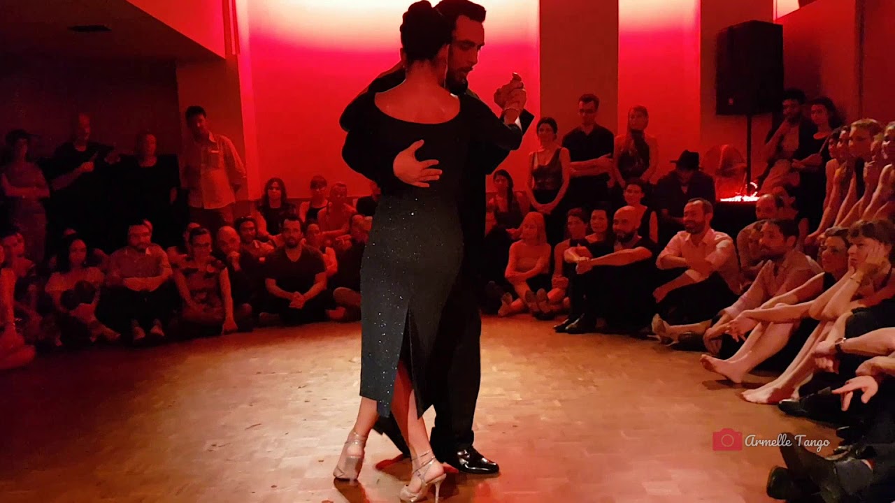 Jonathan Saavedra & Clarisa Aragón ❤ Por La Guella @ Paris - Milonga El Garrón
