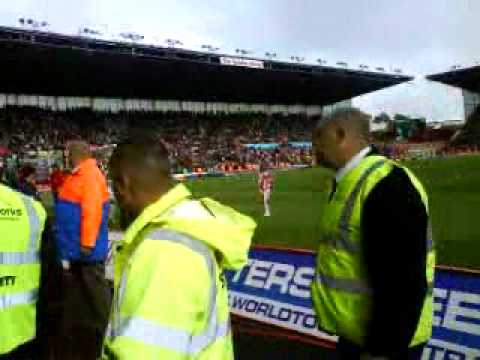 STOKE CITY VS WIGAN 16/05/09 PLAYERS LAP OF HONOUR (3)