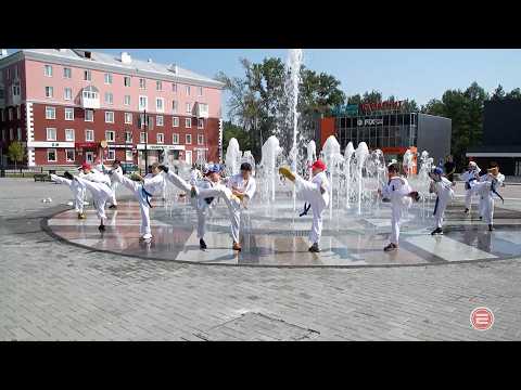 Свежий воздух и вода! Каратисты Ревды провели тренировку у нового фонтана