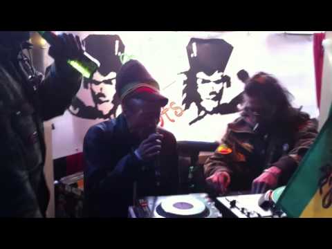 Asiatic Roots playing last tune of the day @DubPub 24 04 2016